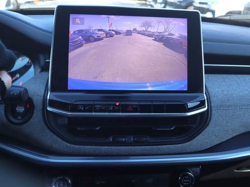 Used 2024 Jeep Compass Sport image 15