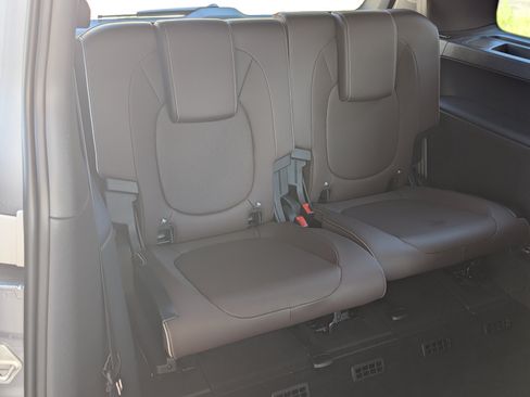 Used 2025 Volkswagen ID. Buzz Pro S Plus RWD image 21