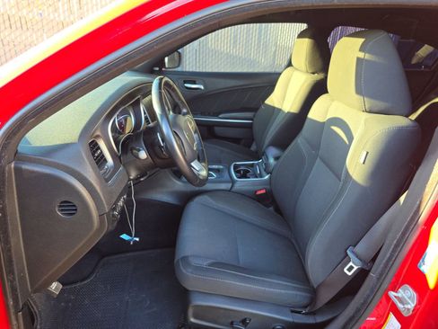Used 2016 Dodge Charger R/T RWD image 11