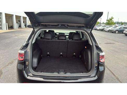 Used 2022 Jeep Compass Limited w/ Sun and Sound Group AWD/4WD image 9