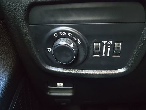 Used 2025 Jeep Grand Cherokee L Altitude image 20