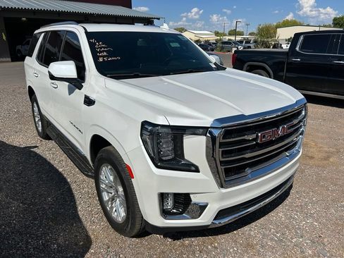 Used 2022 GMC Yukon SLT w/ SLT Luxury Package RWD image 2