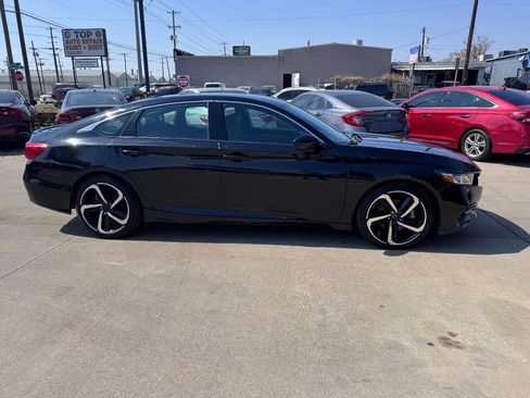 Used 2019 Honda Accord Sport image 4