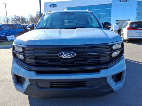 New 2026 Ford Expedition Active AWD/4WD image 8