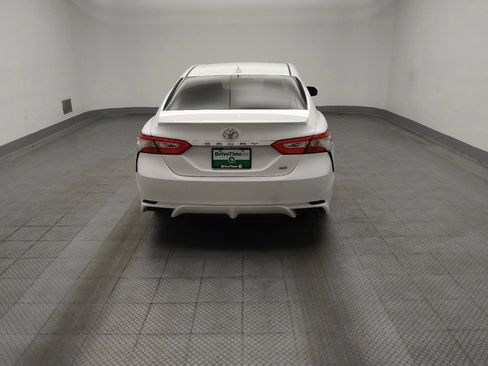 Used 2020 Toyota Camry SE w/ Convenience Package FWD image 7