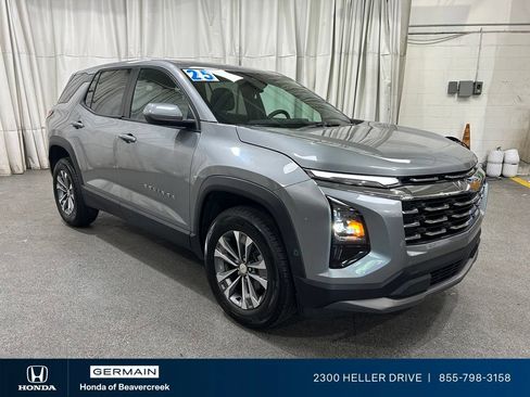 Used 2025 Chevrolet Equinox LT AWD/4WD image 2