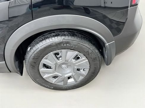 Used 2025 Nissan Kicks S image 23