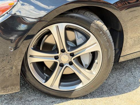 Used 2017 Mercedes-Benz E 300 4MATIC image 88