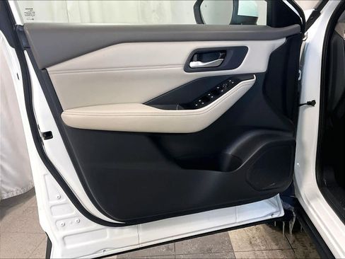 Certified 2023 Nissan Rogue SV w/ SV Premium Package image 9