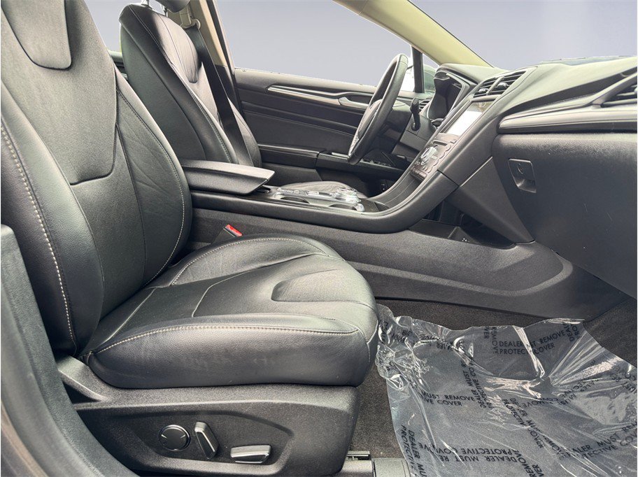 Used 2019 Ford Fusion Energi Titanium FWD image 20