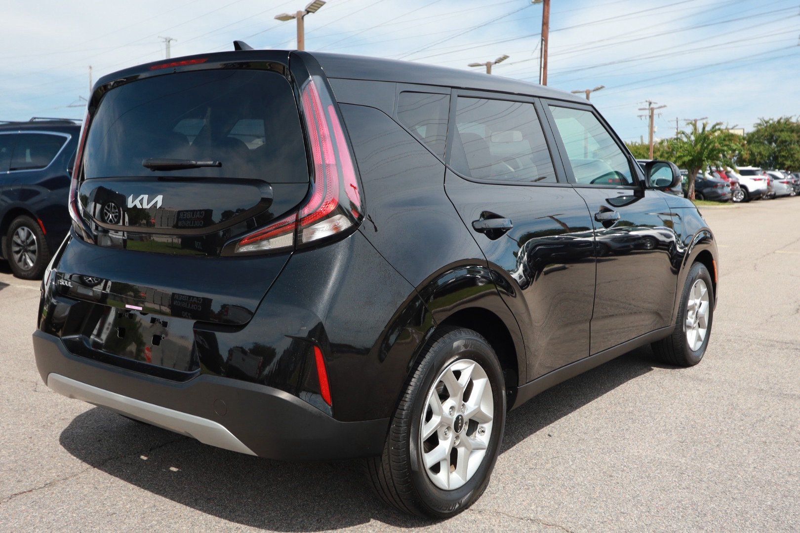 Used 2025 Kia Soul LX w/ LX Technology Package FWD image 5