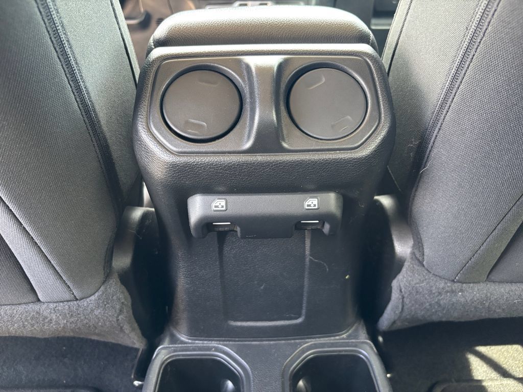 Used 2021 Jeep Gladiator Sport AWD/4WD image 23