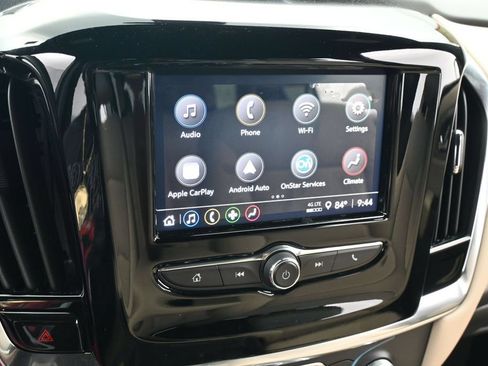 Used 2023 Chevrolet Traverse LS FWD image 18