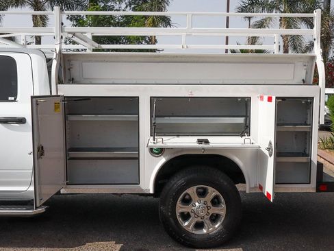 Used 2024 RAM 3500 Big Horn AWD/4WD image 6