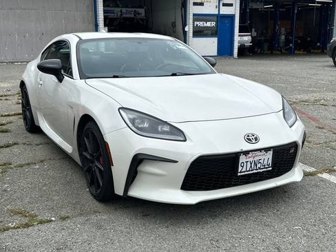Used 2024 Toyota GR86 Premium w/ Performance Package RWD image 2