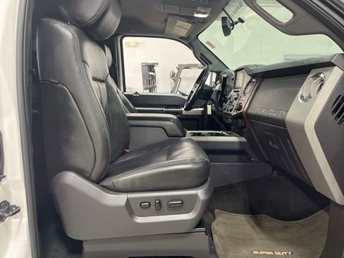 Used 2014 Ford F350 Lariat image 31