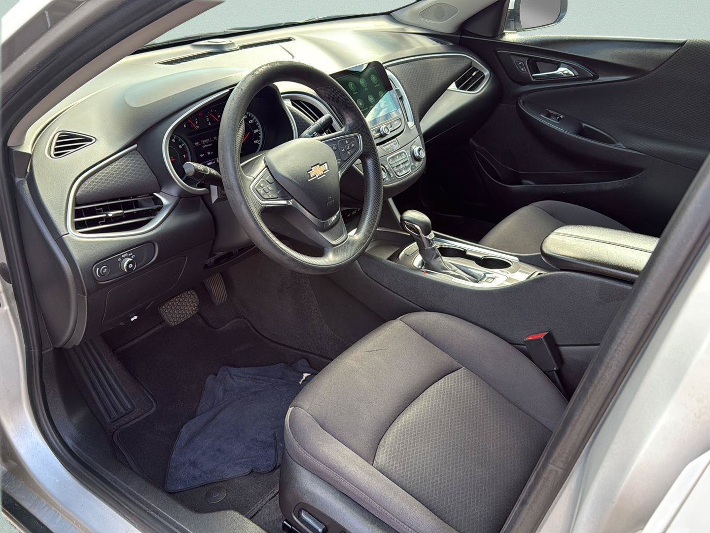 Used 2022 Chevrolet Malibu LT FWD image 12