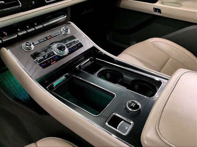Used 2021 Lincoln Aviator Grand Touring w/ Equipment Group 301A AWD/4WD image 16