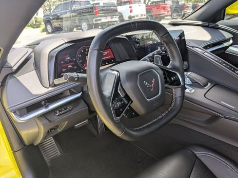 Used 2021 Chevrolet Corvette Stingray Preferred Cpe w/ Engine Appearance Package RWD image 9