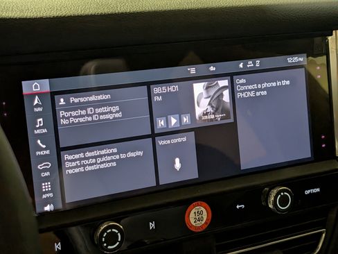 Used 2025 Porsche Macan image 37