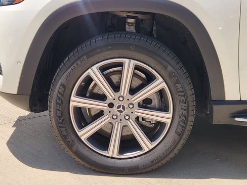 Used 2022 Mercedes-Benz GLS 450 4MATIC image 12