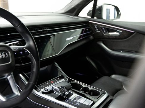 Used 2021 Audi Q7 3.0T Prestige AWD/4WD image 30
