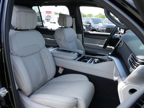 New 2026 Jeep Grand Wagoneer Summit AWD/4WD image 24