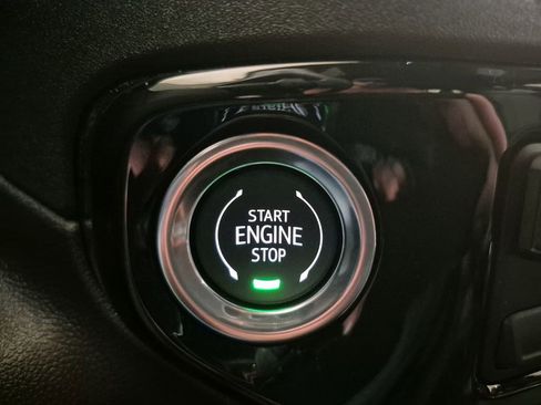 New 2026 GMC Sierra 1500 SLT image 17