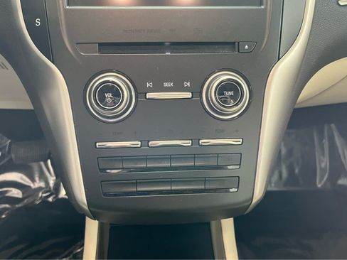 Used 2016 Lincoln MKC Select w/ Select Plus Package AWD/4WD image 38