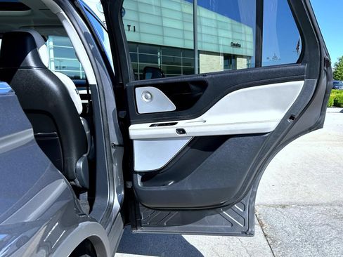 Used 2025 Lincoln Aviator Reserve w/ Equipment Group 201A AWD/4WD image 17