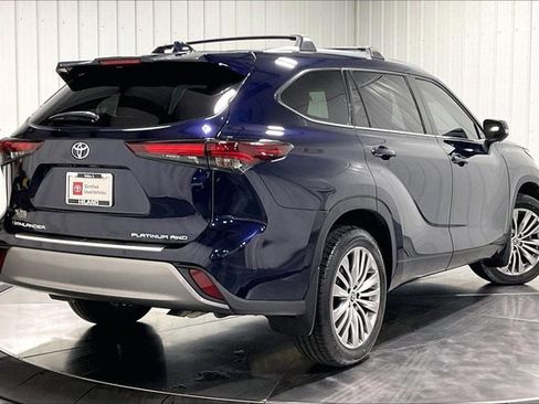 Certified 2024 Toyota Highlander Platinum AWD/4WD image 13