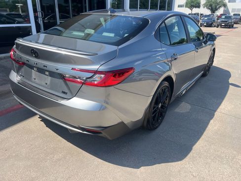 Used 2025 Toyota Camry SE w/ Convenience Package FWD image 17
