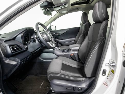 Used 2025 Subaru Outback Premium AWD/4WD image 10