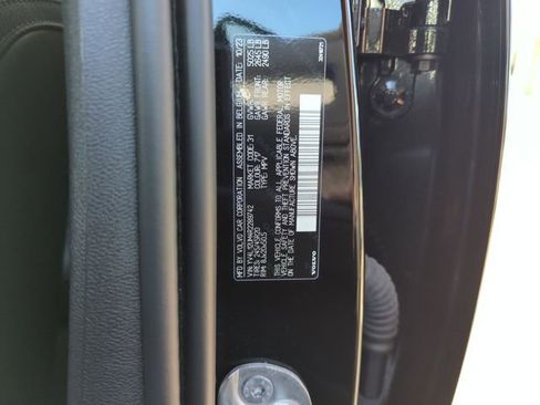 Used 2024 Volvo XC40 B5 Ultimate image 39