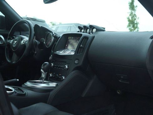 Used 2014 Nissan 370Z Touring w/ Navigation Package RWD image 4