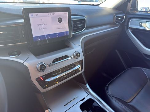 Used 2024 Ford Explorer XLT w/ Equipment Group 202A image 22