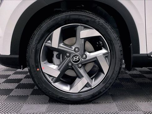 New 2025 Hyundai Venue Limited image 12