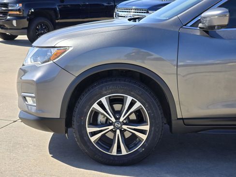 Used 2020 Nissan Rogue SV w/ Sun & Sound Touring Package image 9