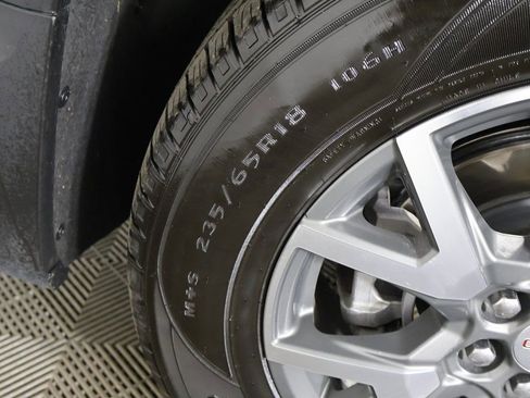 Used 2023 GMC Acadia SLE w/ Driver Convenience Package image 24