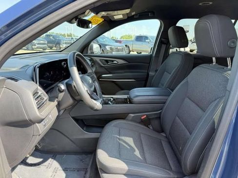 Used 2024 Chevrolet Traverse LT w/ Trailering Package FWD image 11