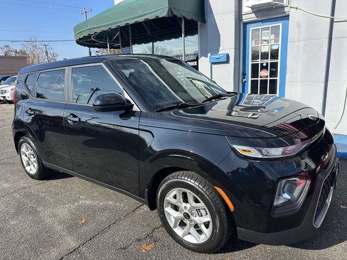 Used 2020 Kia Soul S image 4