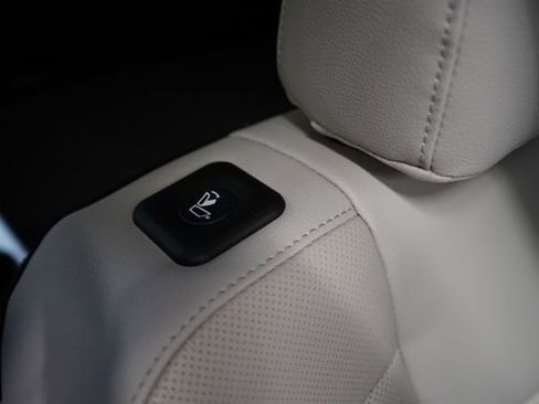 Used 2023 Kia Telluride EX w/ EX Captain's Chair Package AWD/4WD image 60