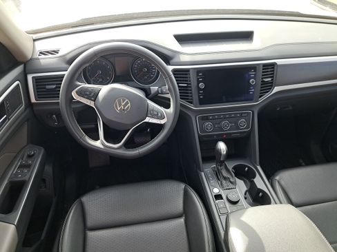 Used 2021 Volkswagen Atlas SE w/ Panoramic Sunroof Package image 13