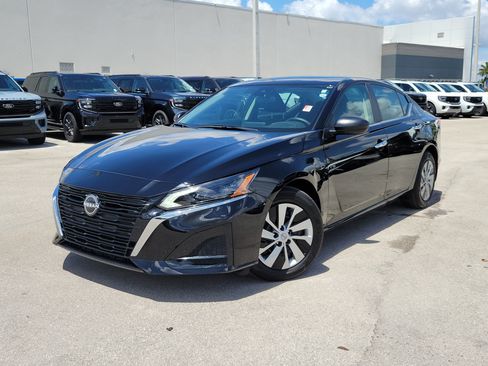Certified 2025 Nissan Altima 2.5 S FWD image 31