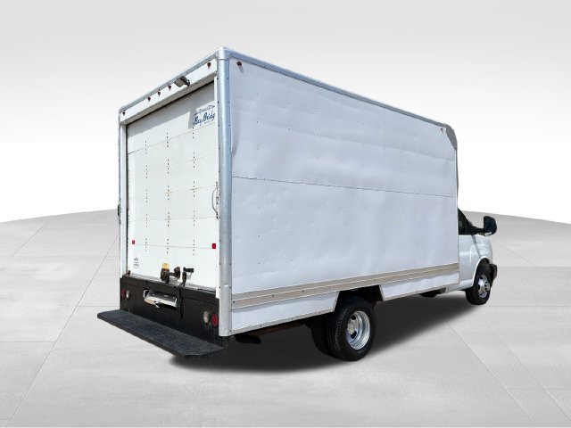 Used 2017 Chevrolet Express 3500 RWD image 3