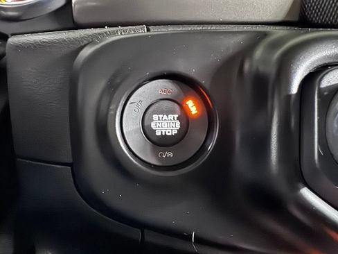 Used 2021 Jeep Wrangler Unlimited Sport AWD/4WD image 31