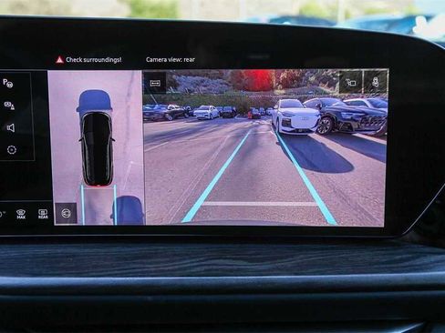 Used 2025 Audi Q5 Premium w/ Convenience Package image 23