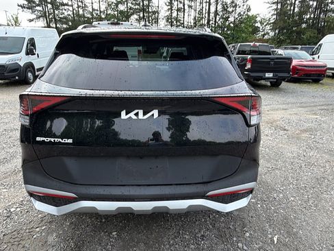Used 2025 Kia Sportage EX w/ Premium Package FWD image 9