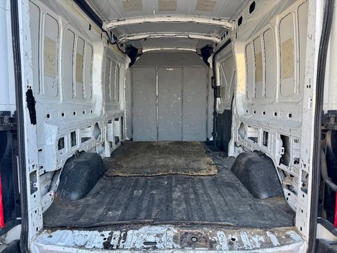 Used 2015 Ford Transit 250 148 Medium Roof image 8