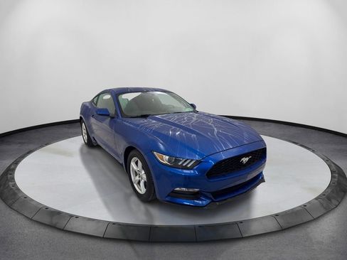 Used 2017 Ford Mustang Coupe RWD image 3